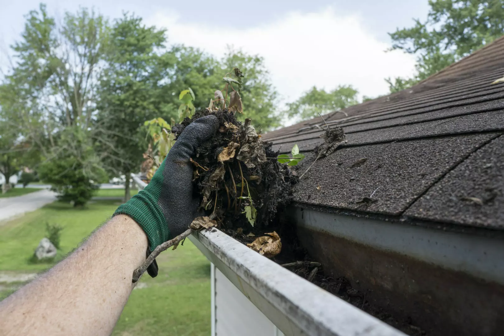 Power Washing & Gutter Cleaning - exterior cleaning services